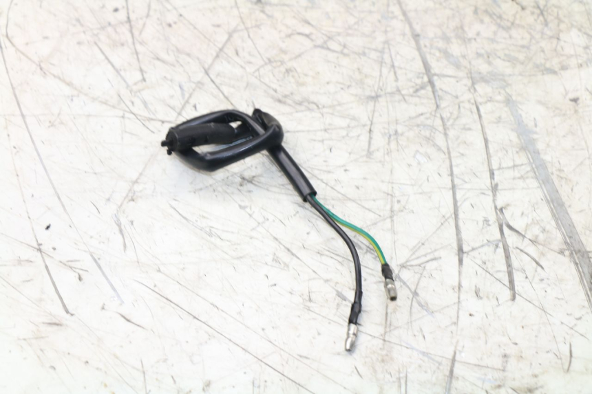 photo de CONTACTEUR FEU STOP GAUCHE PEUGEOT V-CLIC VCLIC 50 (2007 - 2013) - Vue principale