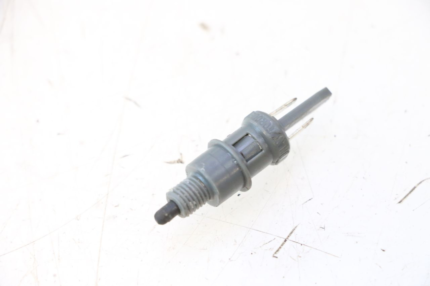 photo de CONTACTEUR FEU STOP GAUCHE PEUGEOT VIVACITY NEW 2T 50 (2008 - 2017) - Vue principale