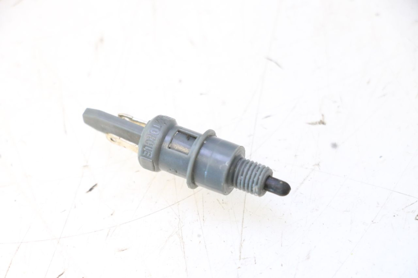 photo de CONTACTEUR FEU STOP GAUCHE PEUGEOT VIVACITY NEW 2T 50 (2008 - 2017) - Zoom état d’usage