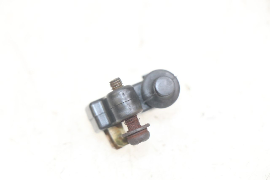 photo de CONTACTEUR FEU STOP GAUCHE YAMAHA X-MAX XMAX 250 (2006 - 2009)