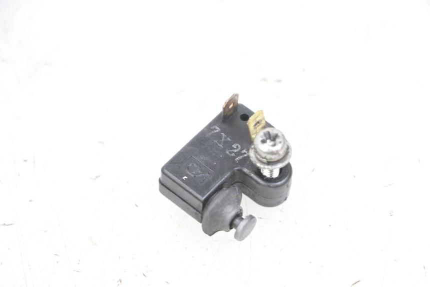 photo de CONTACTEUR FEU STOP GAUCHE YAMAHA XMAX X-MAX 125 (2006 - 2009) - Vue principale
