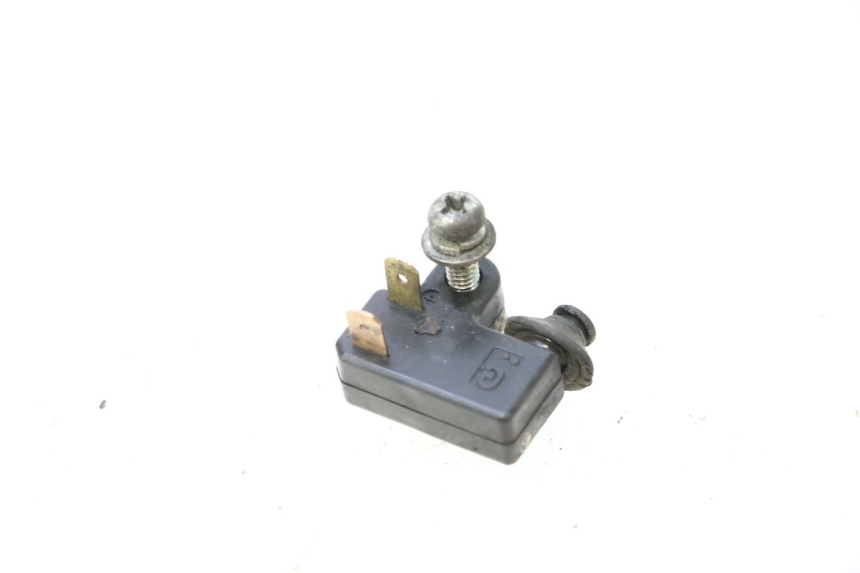 photo de CONTACTEUR FEU STOP GAUCHE YAMAHA X-MAX XMAX 125 (2010 - 2013) - Vue principale