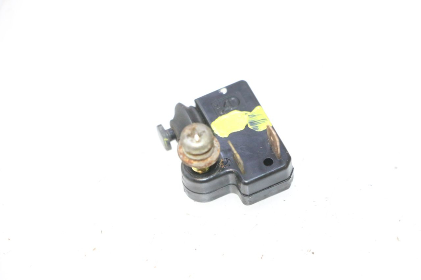 photo de CONTACTEUR FEU STOP GAUCHE YAMAHA XMAX X-MAX 125 (2006 - 2009) - Vue principale