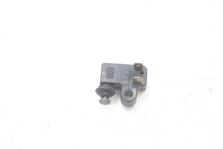 photo de CONTACTEUR FEU STOP GAUCHE YAMAHA XMAX X-MAX 125 (2006 - 2009) - Détail de la pièce