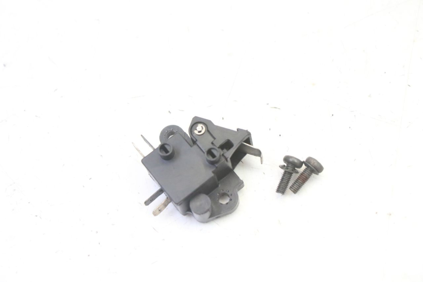 photo de CONTACTEUR FEU STOP GAUCHE HONDA X8R 50 (1998 - 2003)