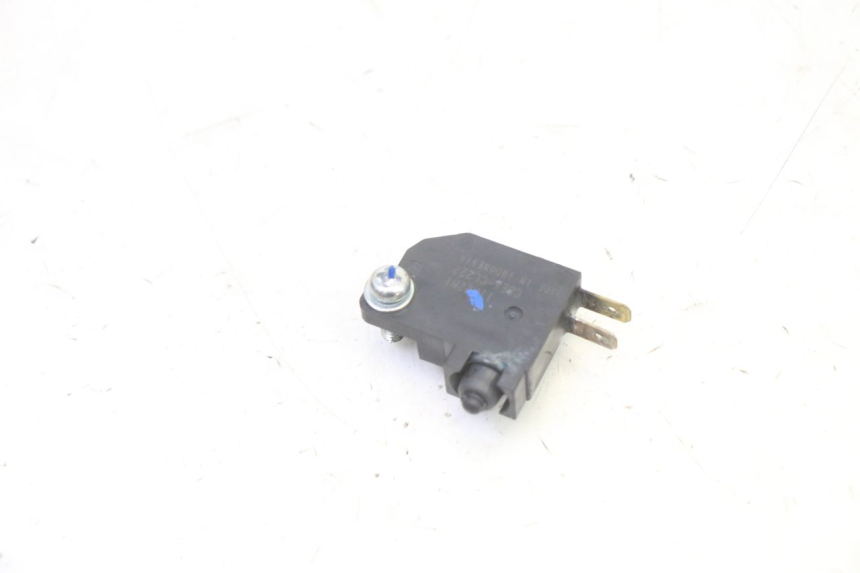 photo de CONTACTEUR FEU STOP GAUCHE YAMAHA XMAX X-MAX 125 (2021 - 2025)