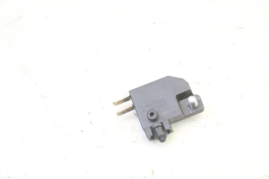 photo de CONTACTEUR FEU STOP GAUCHE YAMAHA XMAX X-MAX 125 (2021 - 2025)