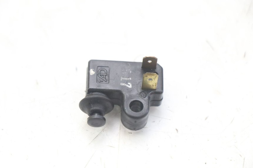 photo de CONTACTEUR FEU STOP GAUCHE YAMAHA X-CITY XCITY 125 (2007 - 2008)