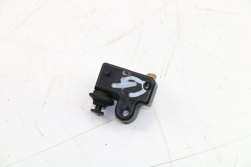 photo de CONTACTEUR FEU STOP GAUCHE YAMAHA XP T-MAX ABS 500 (2009 - 2011)