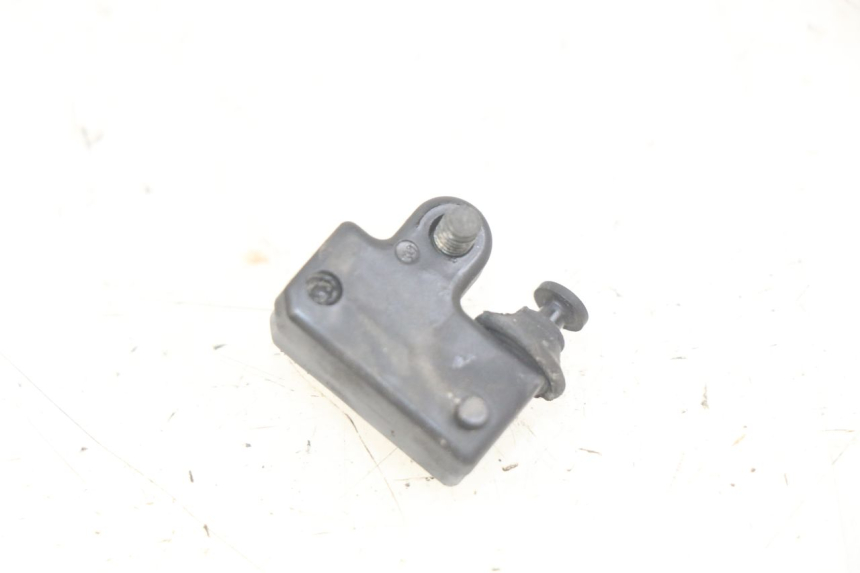 photo de CONTACTEUR FEU STOP GAUCHE YAMAHA YP MAJESTY 400 (2004 - 2008)