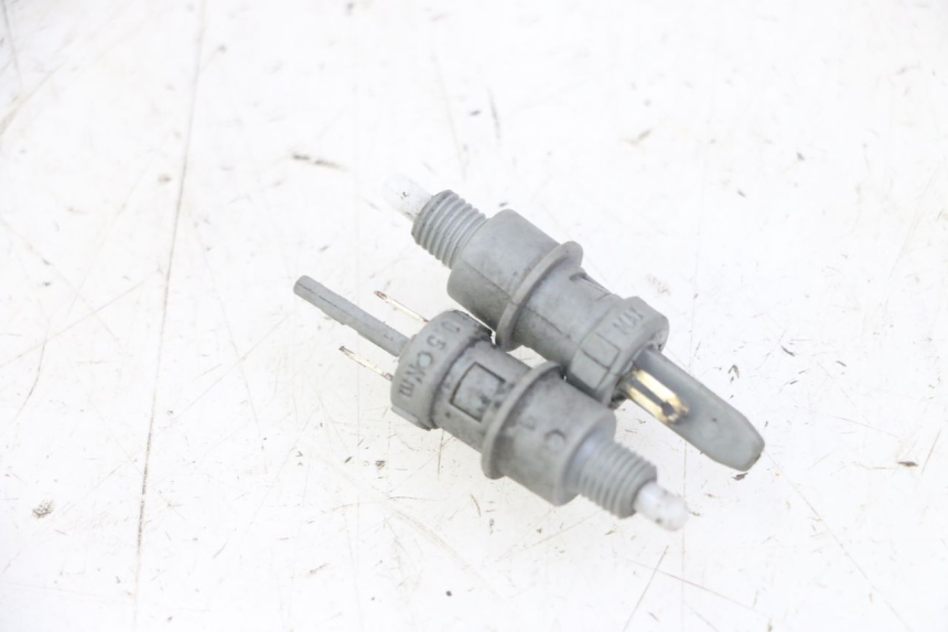 photo de CONTACTEUR FEU STOP PEUGEOT JET FORCE CARBU 50 (2003 - 2016)