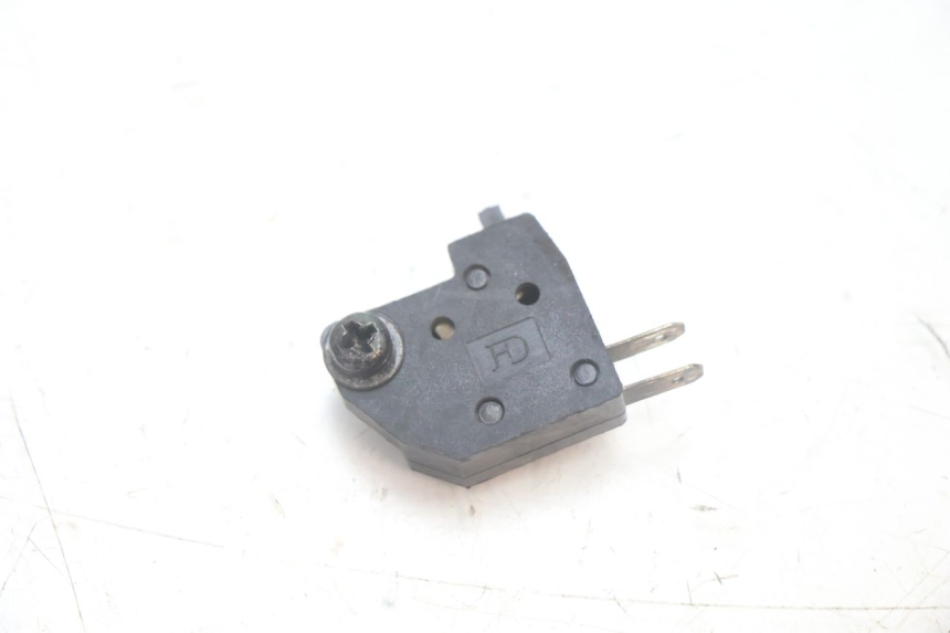 photo de CONTACTEUR FEU STOP PEUGEOT KISBEE 2T 50 (2010 - 2017) - Autre angle de vue