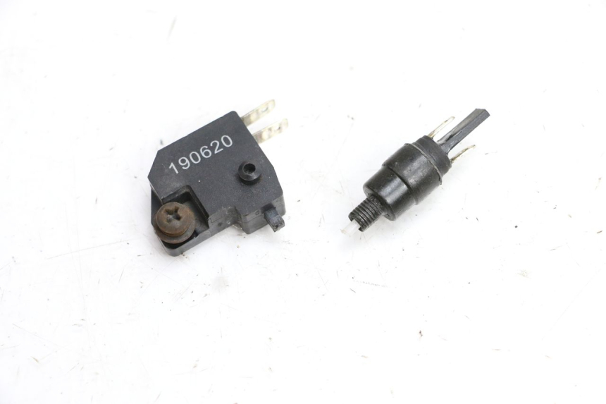photo de CONTACTEUR FEU STOP PEUGEOT KISBEE 4T 50 (2018 - 2022) - Détail de la pièce