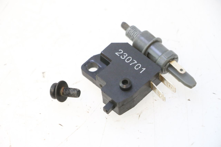 photo de CONTACTEUR FEU STOP PEUGEOT KISBEE 4T 50 (2023 - 2026) - Zoom état d’usage