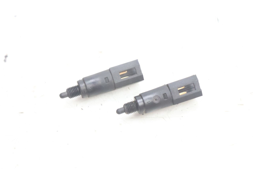 photo de CONTACTEUR FEU STOP PIAGGIO LIBERTY 125 (1998 - 2008) - Vue principale