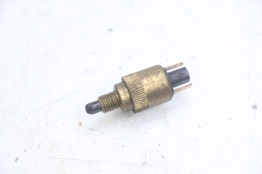 photo de CONTACTEUR FEU STOP PIAGGIO LIBERTY 50 (1998 - 2003) - Vue principale