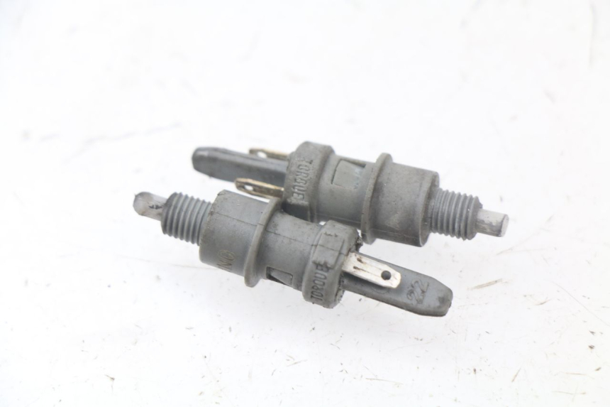 photo de CONTACTEUR FEU STOP PEUGEOT LUDIX 50 (2008 - 2017)
