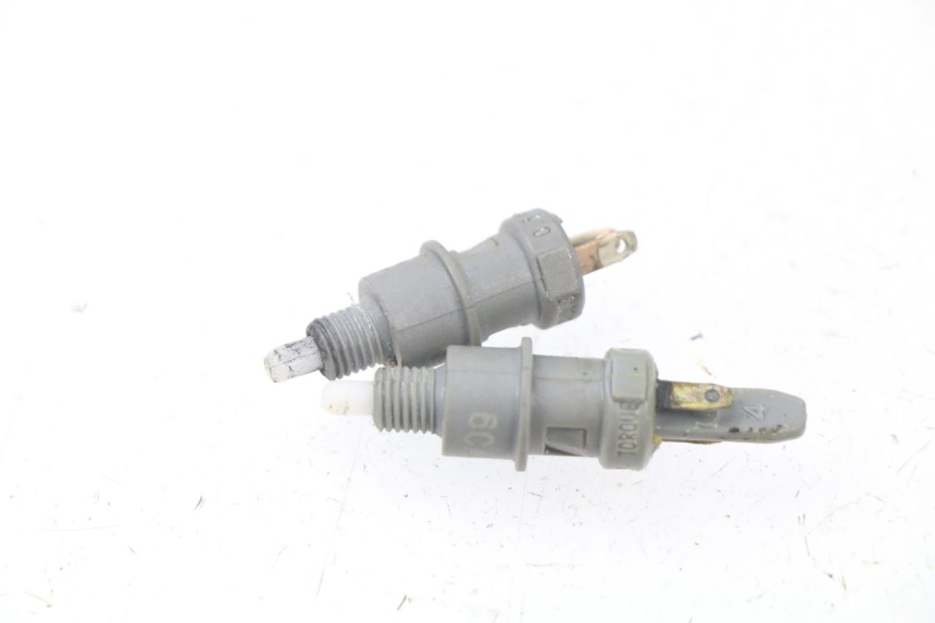 photo de CONTACTEUR FEU STOP PEUGEOT LUDIX 50 (2008 - 2017)