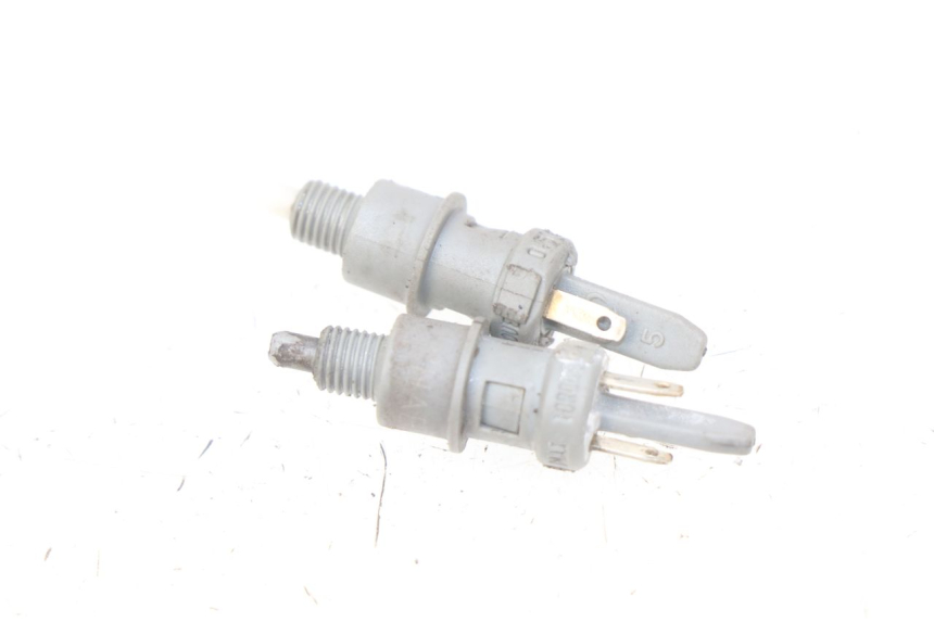 photo de CONTACTEUR FEU STOP PEUGEOT LUDIX 50 (2008 - 2017)
