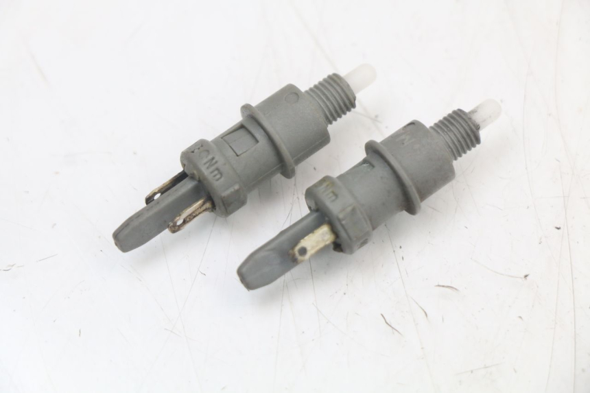 photo de CONTACTEUR FEU STOP PEUGEOT LUDIX 50 (2005 - 2007) - Zoom état d’usage