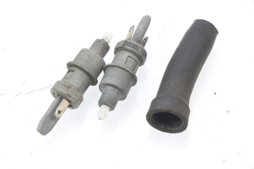 photo de CONTACTEUR FEU STOP PEUGEOT LUDIX ONE 50 (2005 - 2008)