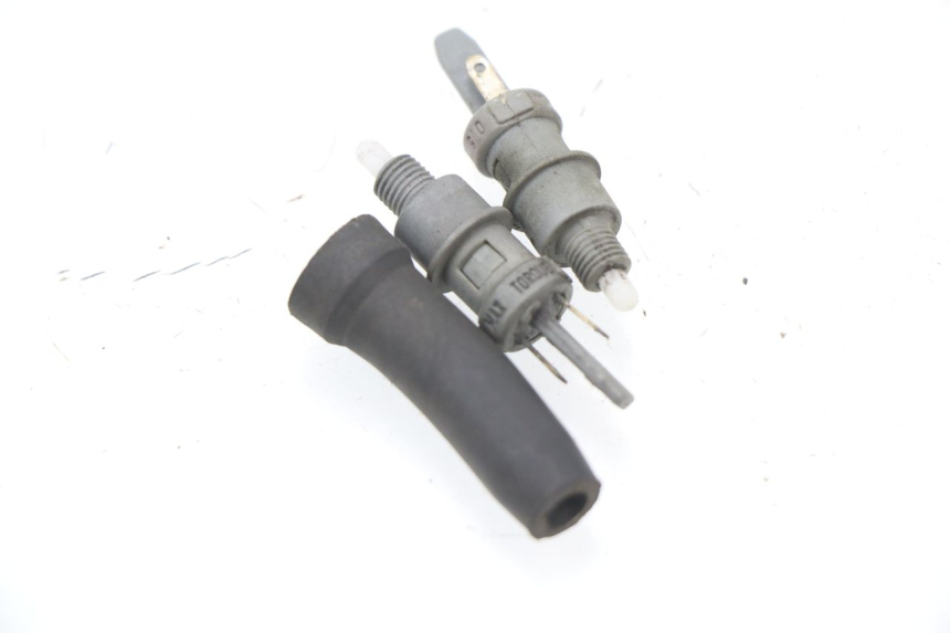photo de CONTACTEUR FEU STOP PEUGEOT LUDIX ONE 50 (2005 - 2008)