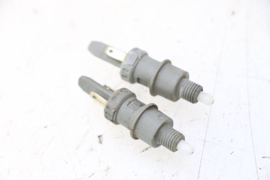 photo de CONTACTEUR FEU STOP PEUGEOT LUDIX ONE 50 (2004 - 2013) - Détail de la pièce