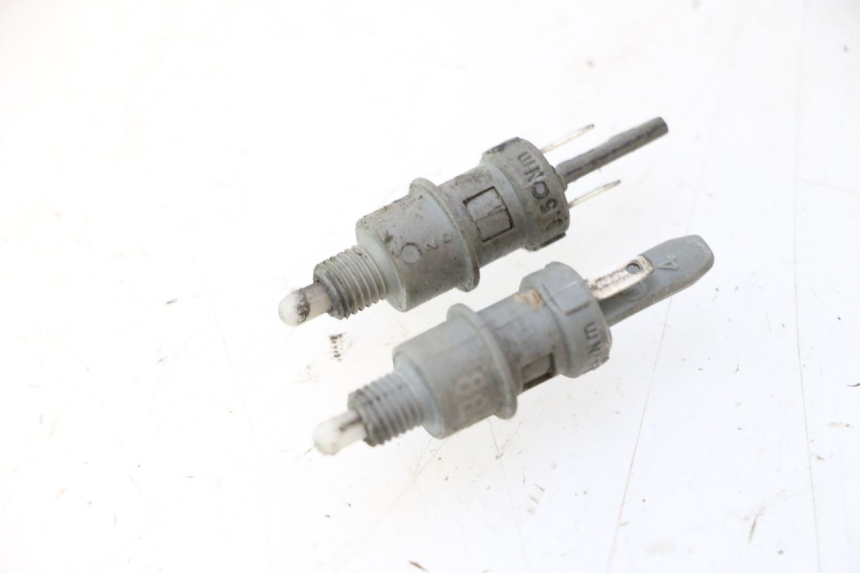 photo de CONTACTEUR FEU STOP PEUGEOT LUDIX ONE 50 (2004 - 2006) - Vue principale