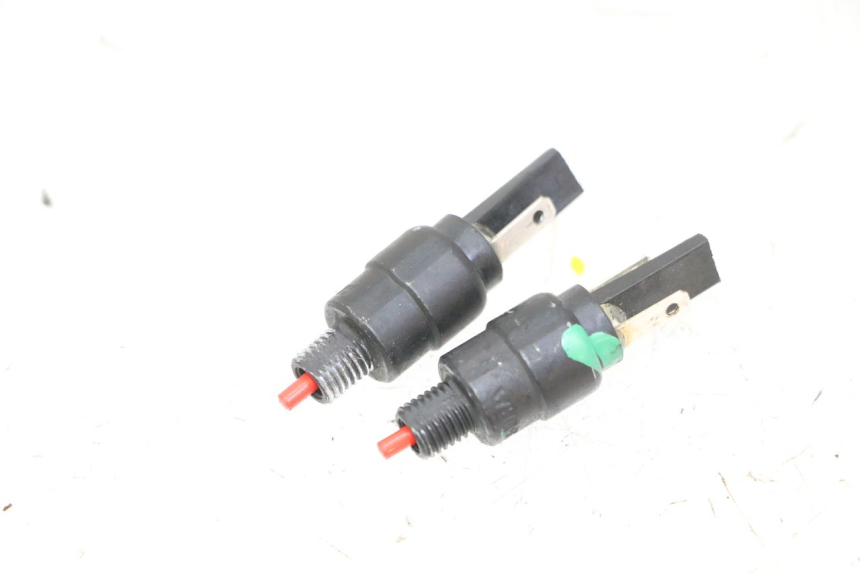 photo de CONTACTEUR FEU STOP PIAGGIO MP3 HPE 310 (2024 - 2025)