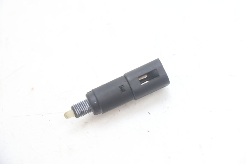photo de CONTACTEUR FEU STOP PIAGGIO MP3 HPE 530 (2022 - 2026) - Vue principale
