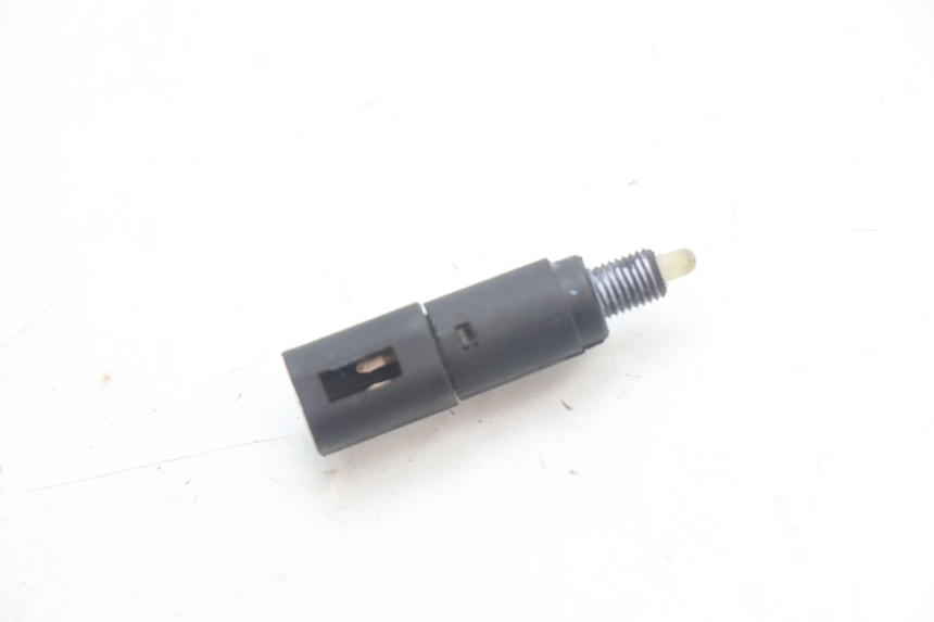 photo de CONTACTEUR FEU STOP PIAGGIO MP3 HPE 530 (2022 - 2026) - Détail de la pièce
