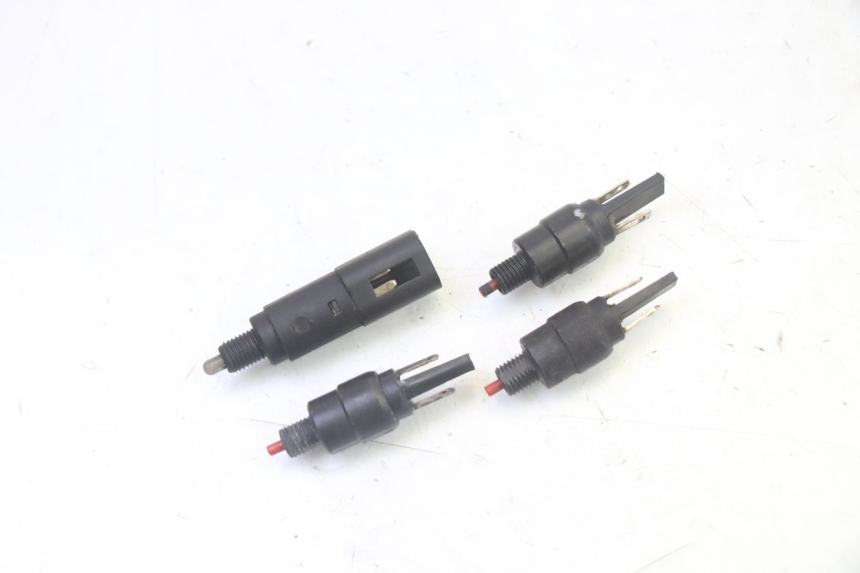 photo de CONTACTEUR FEU STOP PIAGGIO MP3 LT 300 (2010 - 2016)