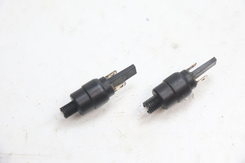 photo de CONTACTEUR FEU STOP PIAGGIO MP3 LT 400 (2007 - 2012) - Vue principale
