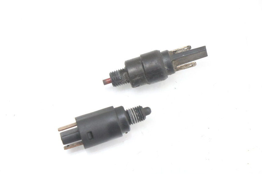 photo de CONTACTEUR FEU STOP PIAGGIO MP3 500 (2011 - 2015) - Vue principale