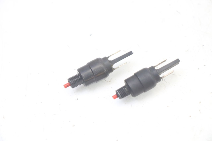 photo de CONTACTEUR FEU STOP PIAGGIO MP3 500 (2011 - 2015)