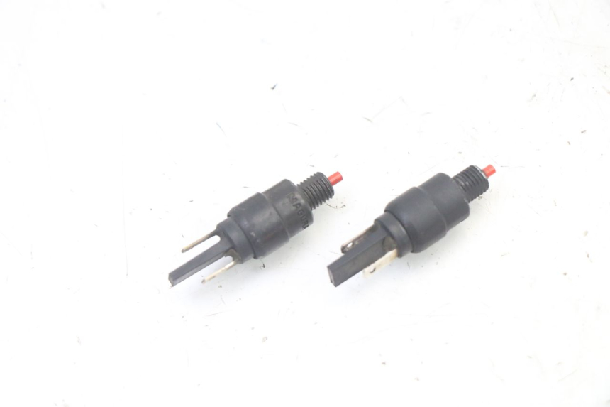 photo de CONTACTEUR FEU STOP PIAGGIO MP3 500 (2011 - 2015)