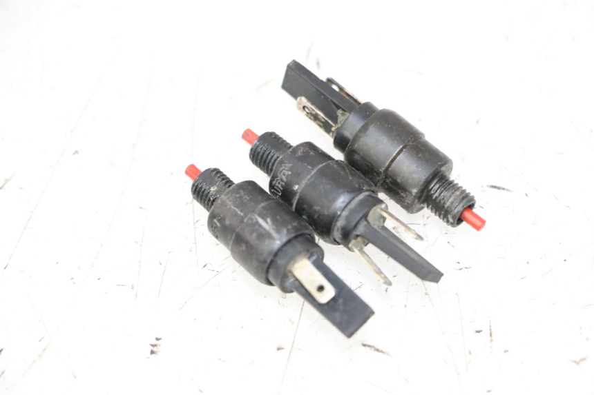 photo de CONTACTEUR FEU STOP PIAGGIO MP3 500 (2011 - 2015)