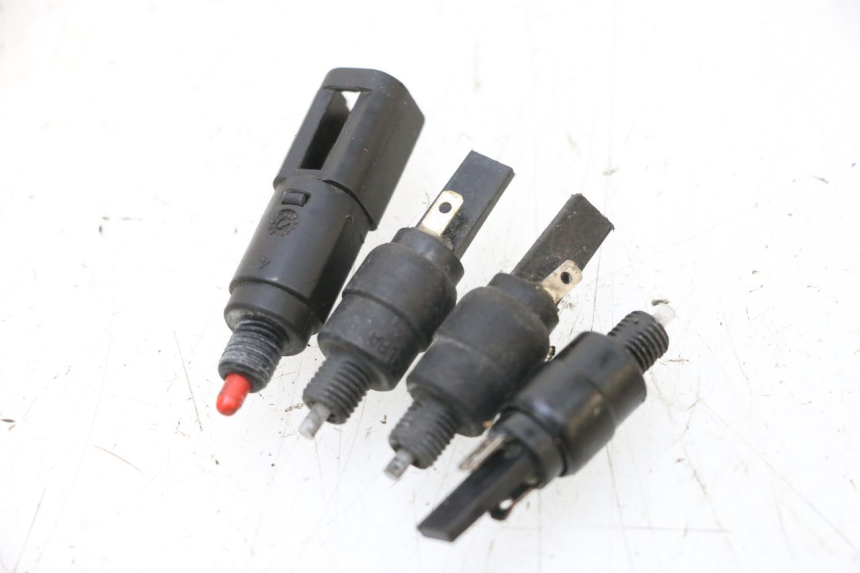 photo de CONTACTEUR FEU STOP PIAGGIO MP3 RL 250 (2006 - 2010) - Vue principale