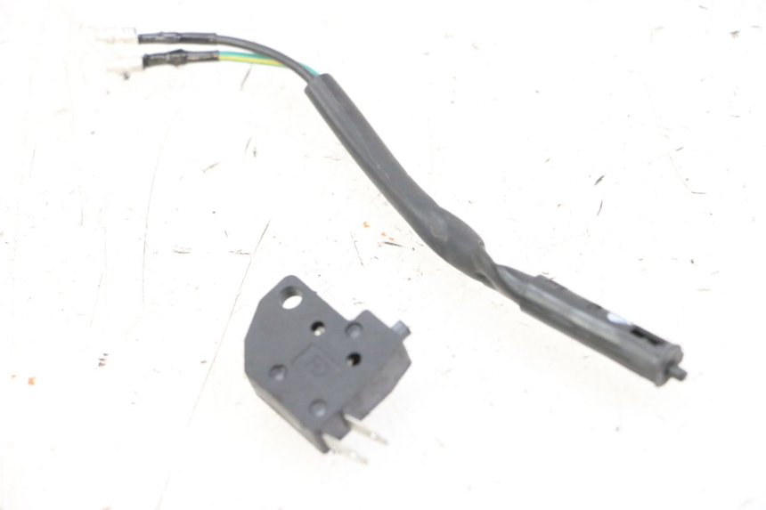 photo de CONTACTEUR FEU STOP SYM ORBIT III 3 4T 50 (2018 - 2021)