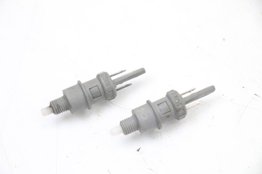 photo de CONTACTEUR FEU STOP PEUGEOT TKR TREKKER FURIOUS 50 (2005 - 2014)