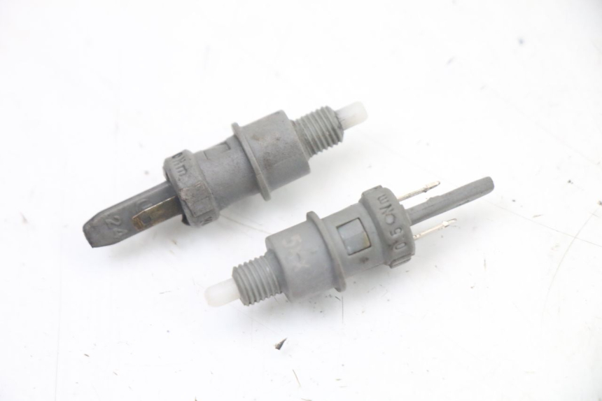 photo de CONTACTEUR FEU STOP PEUGEOT TKR TREKKER FURIOUS 50 (2005 - 2014)