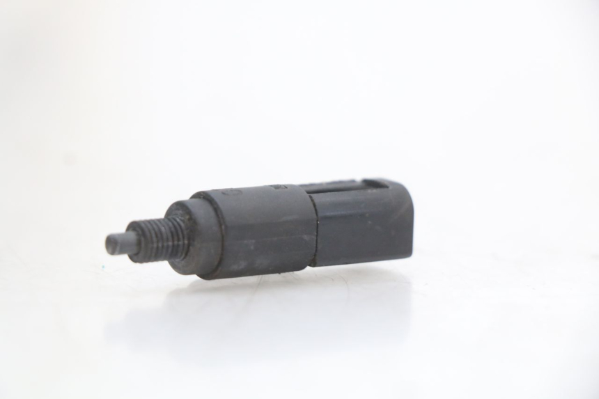 photo de CONTACTEUR FEU STOP PIAGGIO FLY 4T 50 (2004 - 2010)