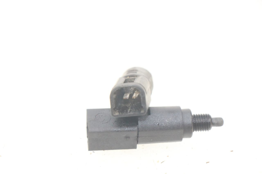 photo de CONTACTEUR FEU STOP PIAGGIO LIBERTY 4T 50 (2004 - 2008)