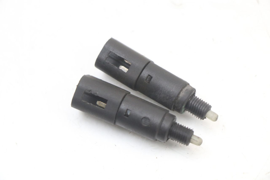 photo de CONTACTEUR FEU STOP PIAGGIO LIBERTY 4T 50 (2004 - 2008)