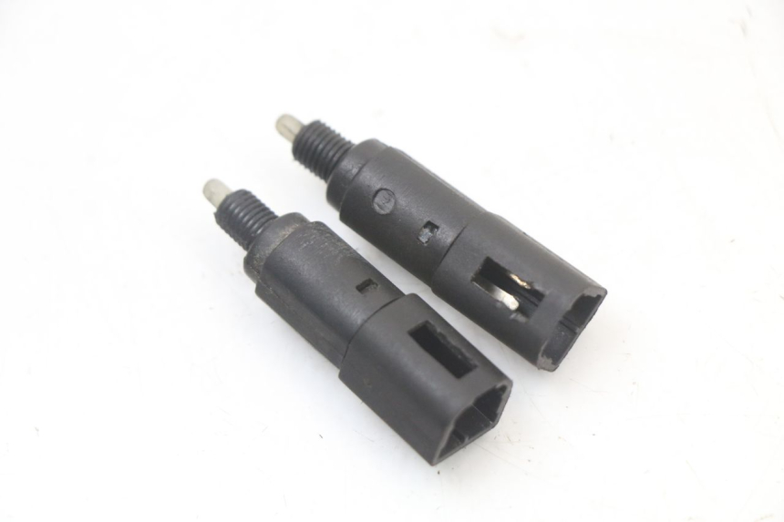 photo de CONTACTEUR FEU STOP PIAGGIO LIBERTY 4T 50 (2004 - 2008)