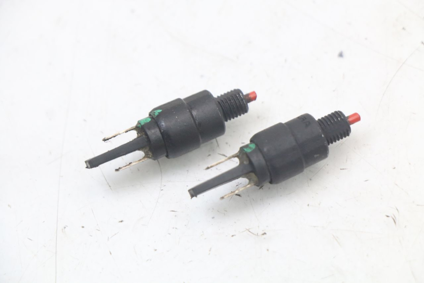 photo de CONTACTEUR FEU STOP PIAGGIO LIBERTY IGET 4T 50 (2021 - 2025)