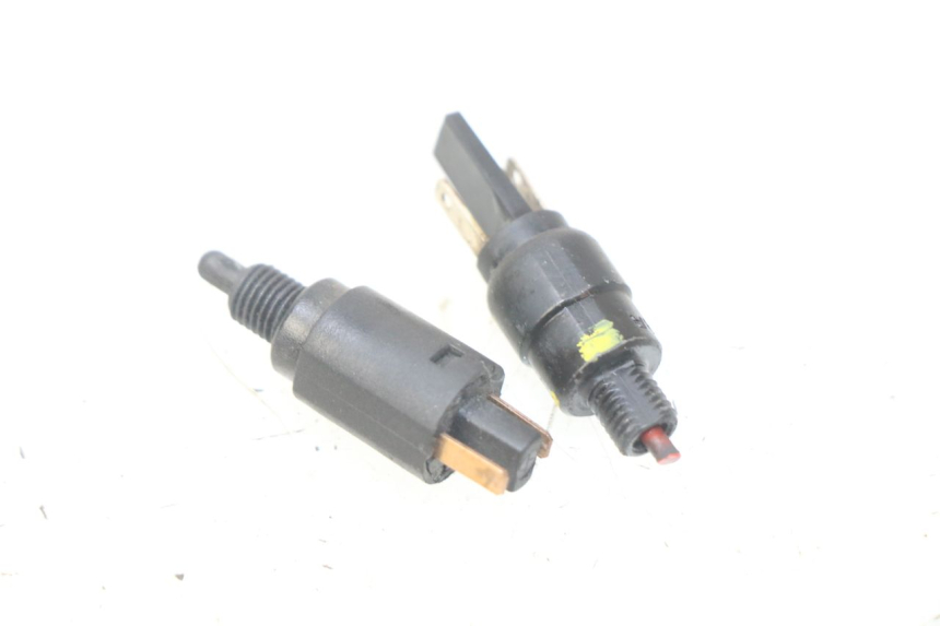 photo de CONTACTEUR FEU STOP PIAGGIO LIBERTY IGET S 125 (2016 - 2020)