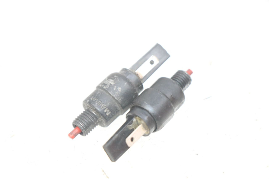 photo de CONTACTEUR FEU STOP PIAGGIO VESPA PRIMAVERA 2T 50 (2013 - 2018)