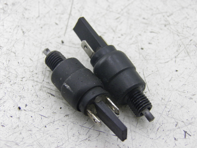 photo de CONTACTEUR FEU STOP PIAGGIO X7 125 (2007 - 2013) - Vue principale