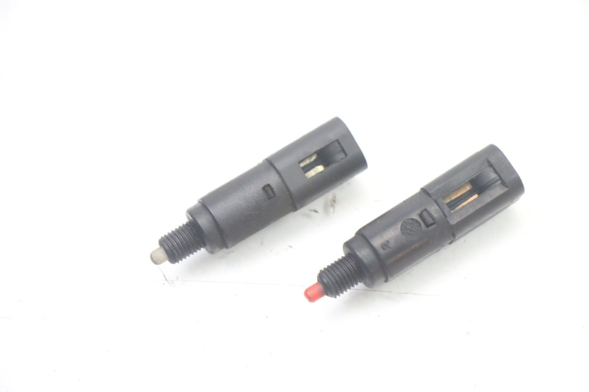 photo de CONTACTEUR FEU STOP PIAGGIO X8 125 (2004 - 2007)